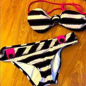 Super cute Bikini by Split!